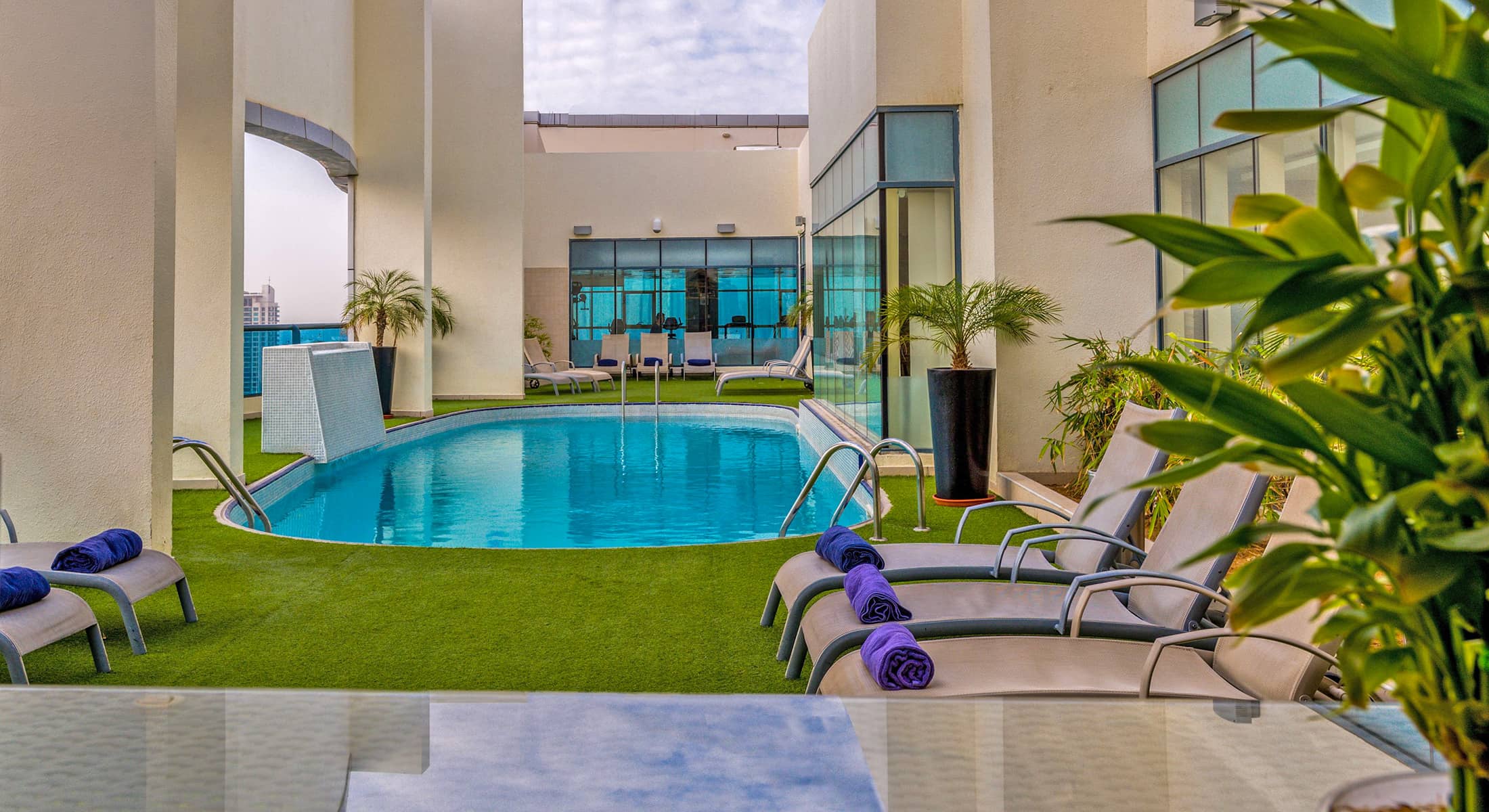 firstCentralHotelpool